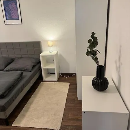 Townhouse Fuer 10 Personen Mit Garten * 埃斯林根