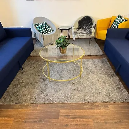 Townhouse Fuer 10 Personen Mit Garten 度假居