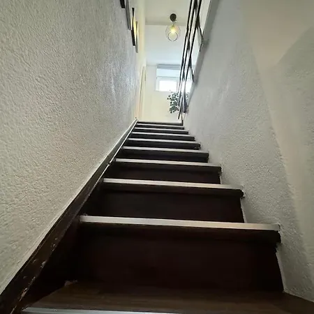 Townhouse Fuer 10 Personen Mit Garten اسلنغن