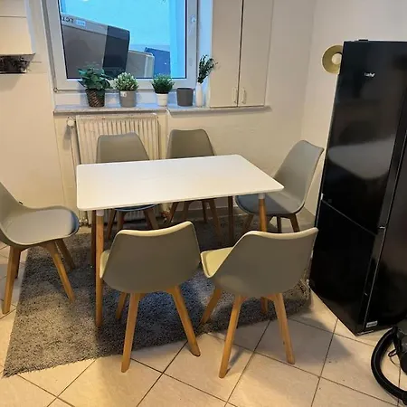 Townhouse Fuer 10 Personen Mit Garten اسلنغن
