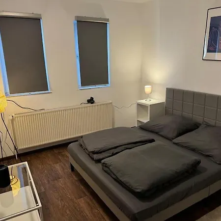 Townhouse Fuer 10 Personen Mit Garten 度假居