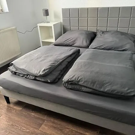 Townhouse Fuer 10 Personen Mit Garten * اسلنغن