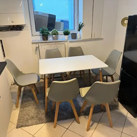 Townhouse Fuer 10 Personen Mit Garten اسلنغن