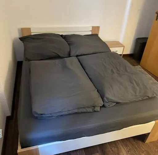 Townhouse Fuer 10 Personen Mit Garten Casa de Férias Esslingen am Neckar