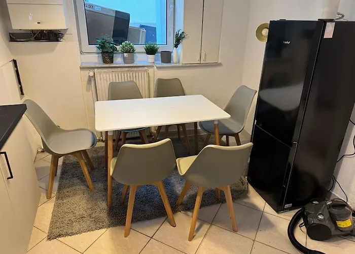 Townhouse Fuer 10 Personen Mit Garten Esslingen am Neckar