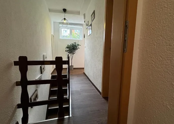 Casa de Férias Townhouse Fuer 10 Personen Mit Garten Esslingen am Neckar