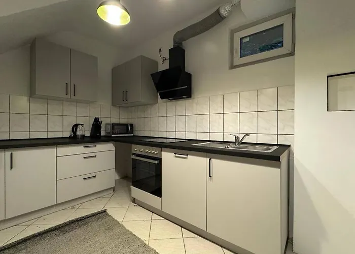 Casa de Férias Townhouse Fuer 10 Personen Mit Garten Esslingen am Neckar