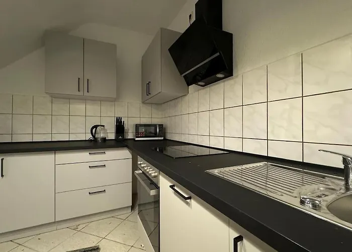 Townhouse Fuer 10 Personen Mit Garten Casa de Férias Esslingen am Neckar